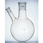 Dvojhrdlá banka s guľatým dnom so šikmým bočným hrdlom, 50 ml, brúsy 29/32 a 14/23, GLASSCO, borosilikátové sklo (BORO 3.3)