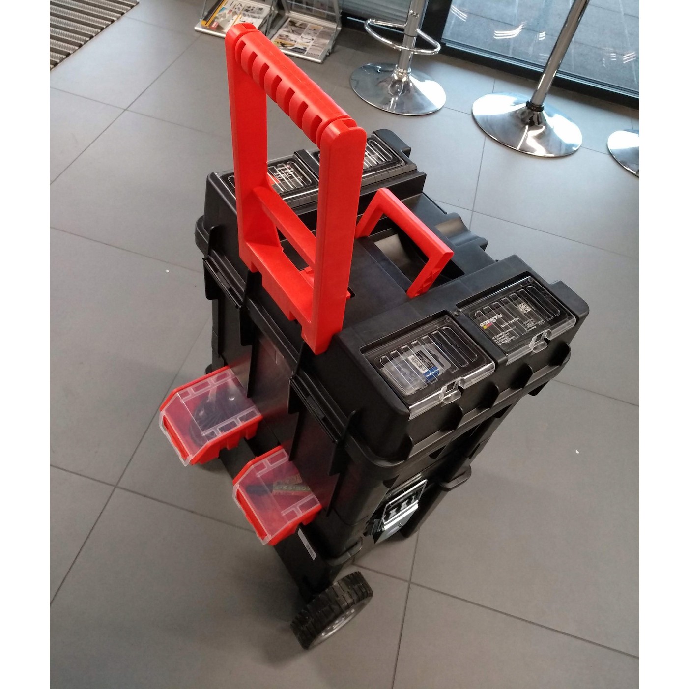 prenosný montážný kufrík na náradie na kolieskach megamix.sk
