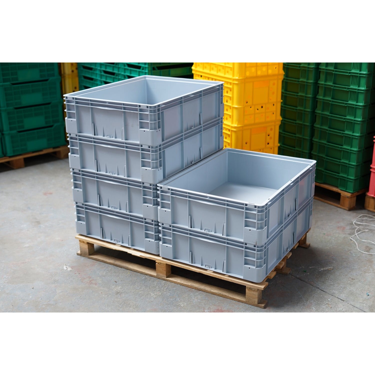 plastová nádoba plná vanička 800x600x220mm 90l šedá megamix.sk