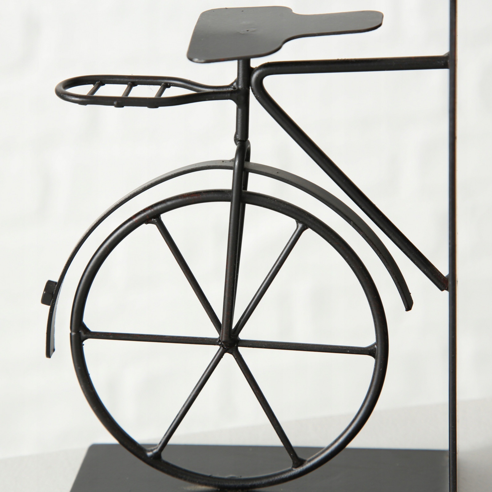 stojan na knihy bicykel s hodinkami 15x11x6cm kovový megamix.sk